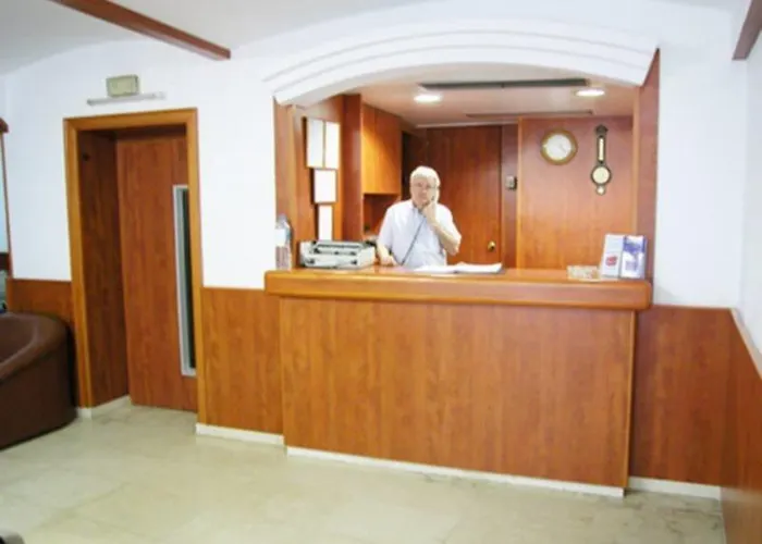 El Call Hotel