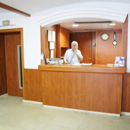 El Call Hotel